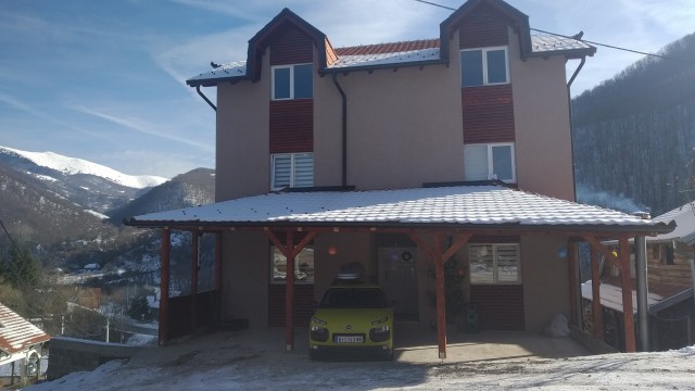 Planinski Dom Šum - Crni vrh