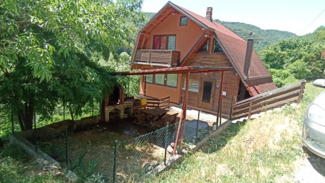 Planinski Dom Šum - Crni vrh